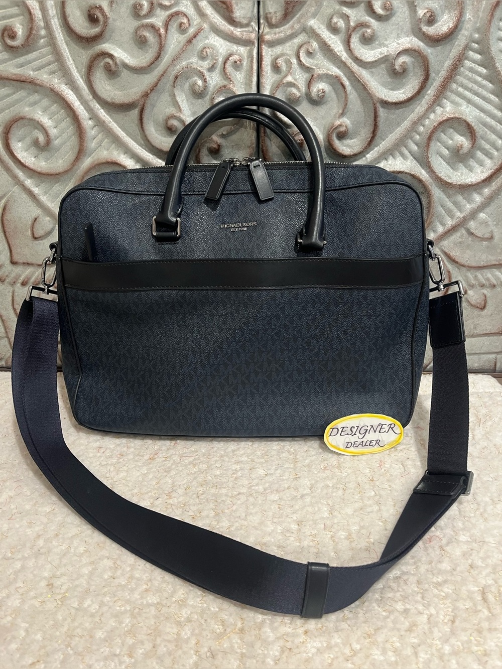 MICHAEL KORS Harrison Signature Logo Briefcase EUC! Unisex